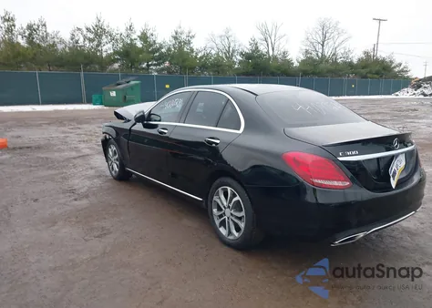 2016 Mercedes-Benz C 300 4Matic из США, поврежденный, VIN WDDWF4KB5GR125571